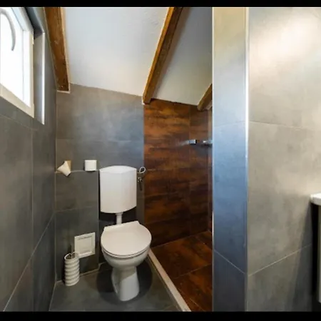 Villa Tom & Jerry Raska